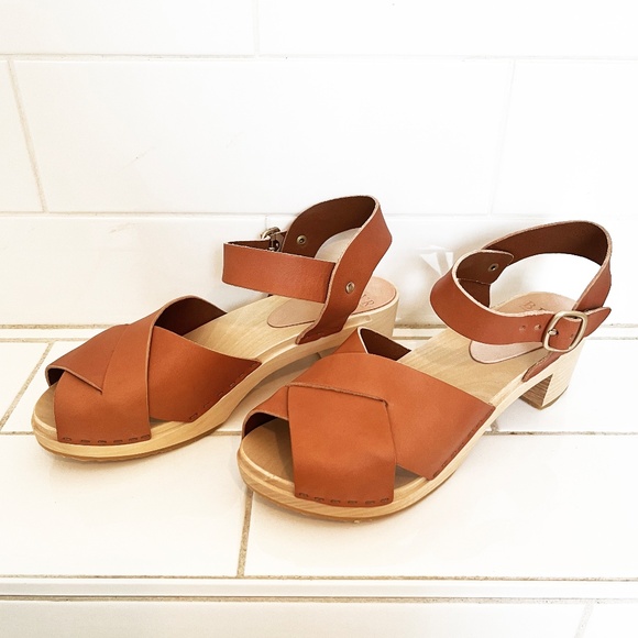 Bryr Sylvie Cross Toe Mid Heel Clog in Whiskey Leather - Picture 2 of 7